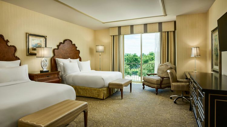 Woolley's Classic Suites Denver Airport Room