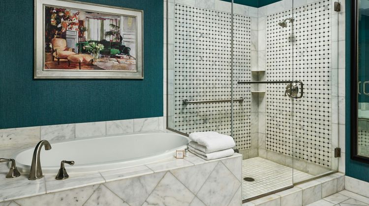 Woolley's Classic Suites Denver Airport Room