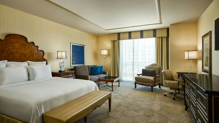 Woolley's Classic Suites Denver Airport Room