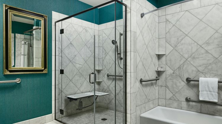 Woolley's Classic Suites Denver Airport Room