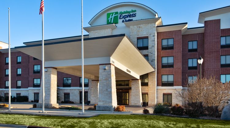 Holiday Inn Express & Suites Duncan Exterior