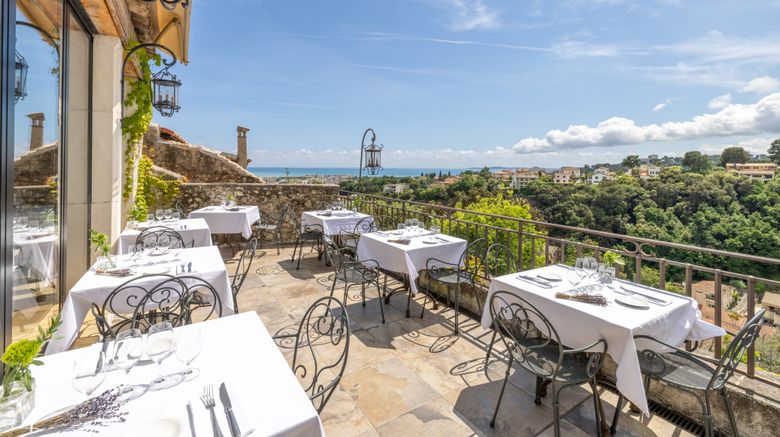 <b>Chateau Le Cagnard Restaurant</b>. Images powered by <a href="https://www.leonardoworldwide.com/" title="Leonardo Worldwide" target="_blank">Leonardo</a>.