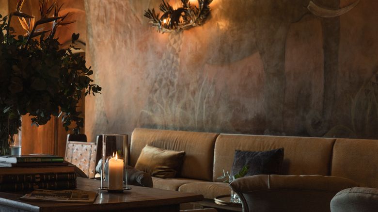 <b>Chateau Le Cagnard Lobby</b>. Images powered by <a href="https://www.leonardoworldwide.com/" title="Leonardo Worldwide" target="_blank">Leonardo</a>.