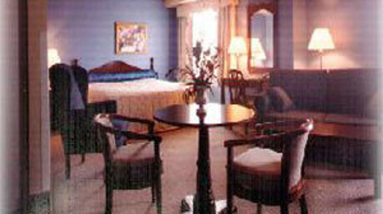 <b>Chateau Repotel Henri IV Room</b>. Images powered by <a href="https://www.leonardoworldwide.com/" title="Leonardo Worldwide" target="_blank">Leonardo</a>.
