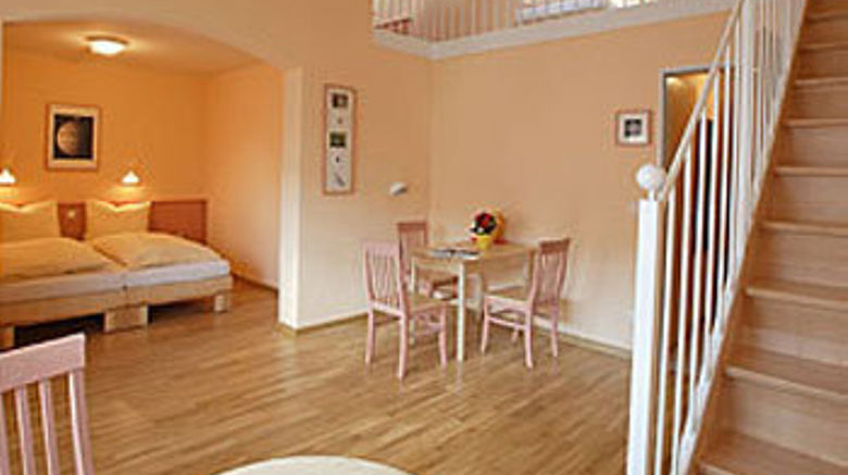 <b>Hotel Jufa Noerdlingen Room</b>. Images powered by <a href="https://www.leonardoworldwide.com/" title="Leonardo Worldwide" target="_blank">Leonardo</a>.