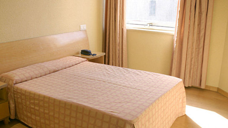 <b>BlueSense Madrid Genova Room</b>. Images powered by <a href="https://www.leonardoworldwide.com/" title="Leonardo Worldwide" target="_blank">Leonardo</a>.