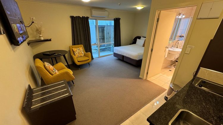B-K's Premier Motel Palmerston North Room