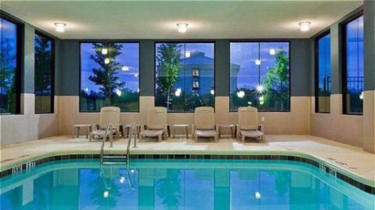 Holiday Inn Express Hotel & Suites Pool