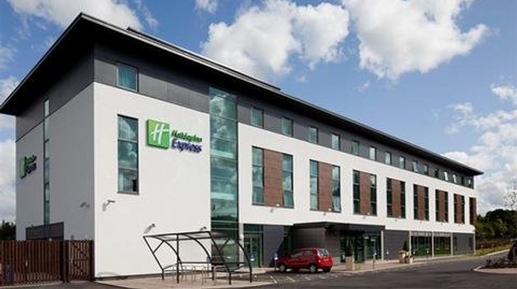 Holiday Inn Express Burnley Exterior