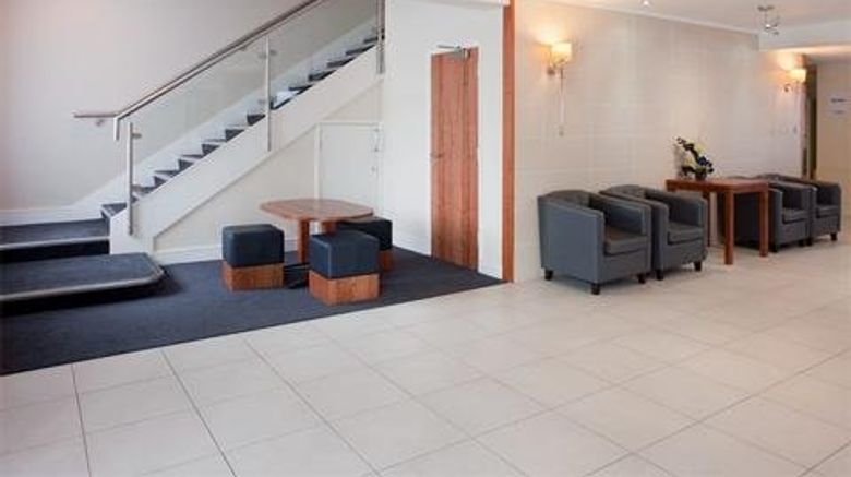 <b>Holiday Inn Express Gatwick Lobby</b>. Images powered by <a href="https://www.leonardoworldwide.com/" title="Leonardo Worldwide" target="_blank">Leonardo</a>.