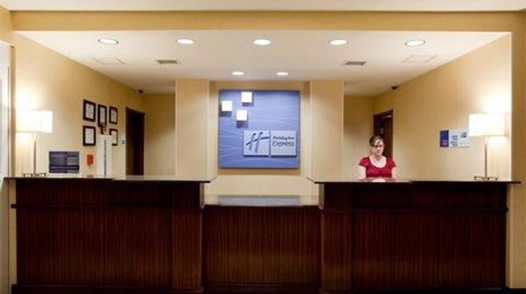 Holiday Inn Express Hotel & Suites Lobby