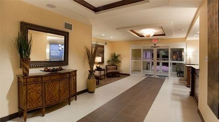 Holiday Inn Express Hotel & Suites Lobby