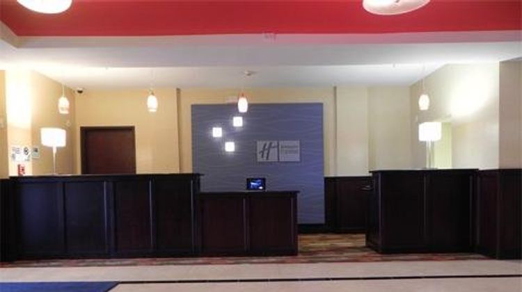 Holiday Inn Express Hotel & Suites Lobby