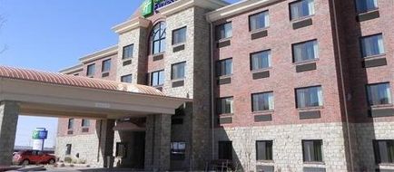 Holiday Inn Express Hotel & Suites Exterior