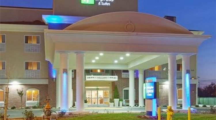 Holiday Inn Express Hotel & Suites Exterior
