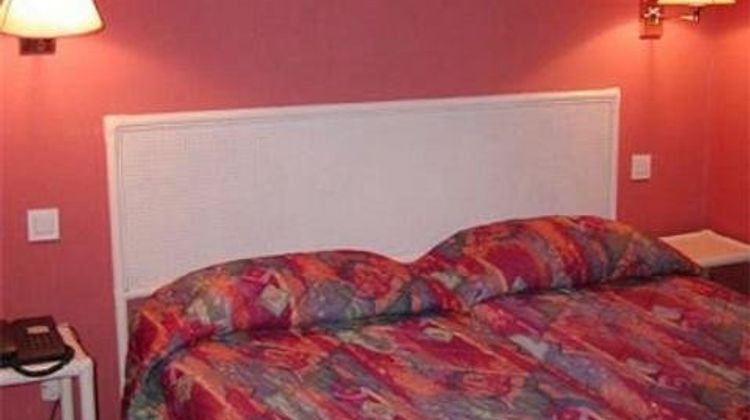 Amelie Hotel Room