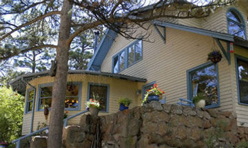 Romantic RiverSong Inn