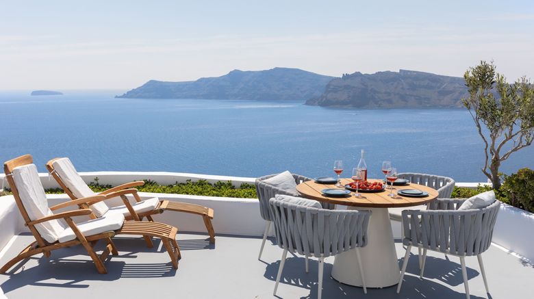 <b>Ikies Santorini Lobby</b>. Images powered by <a href="https://www.leonardoworldwide.com/" title="Leonardo Worldwide" target="_blank">Leonardo</a>.