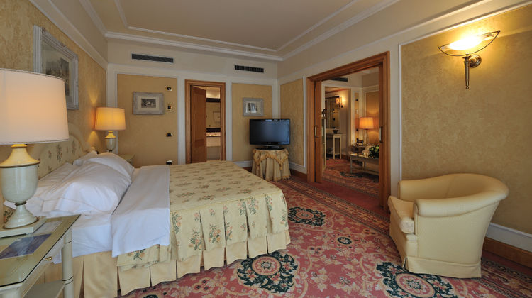 Royal Hotel Carlton Suite