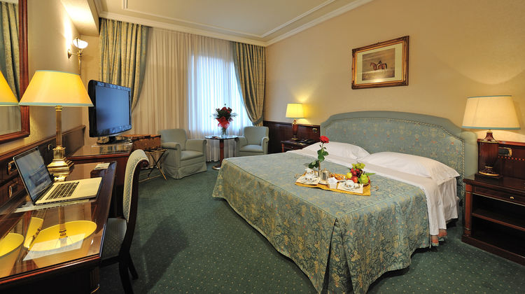 Royal Hotel Carlton Room