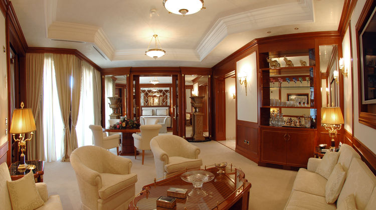 Royal Hotel Carlton Suite