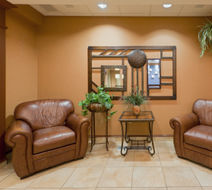 Holiday Inn Express & Suites Kent State Lobby