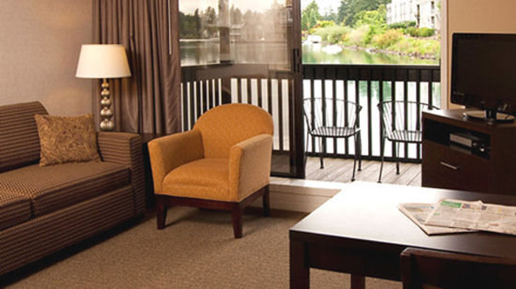 Lakeshore Inn Room