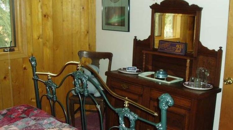 A Taste of Alaska Lodge Room