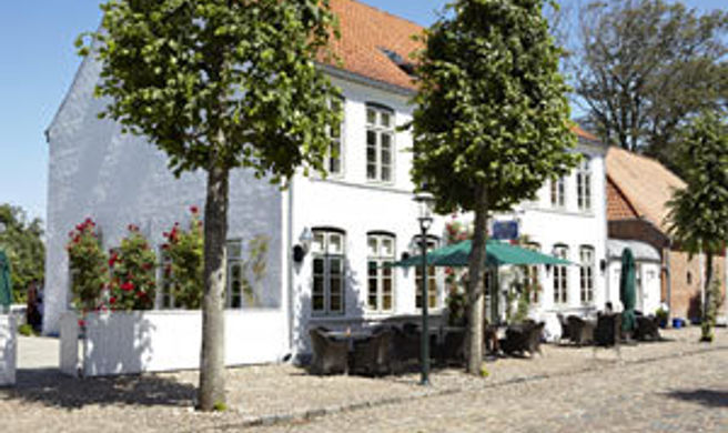Schackenborg Slotskro Exterior
