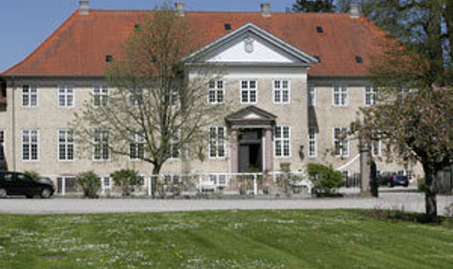 Skjoldenaesholm Hotel Exterior