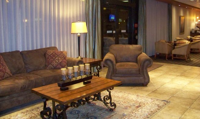 Norfolk Country Inn Lobby