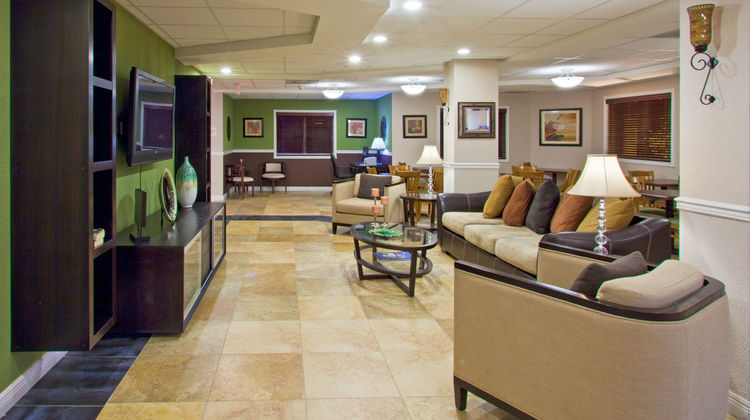 Holiday Inn Express Hotel & Suites Lobby