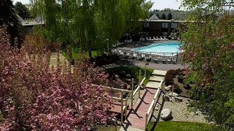 Fireside Inn & Suites Exterior