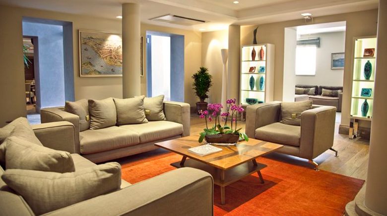 <b>TomTom Suites Lobby</b>. Images powered by <a href="https://www.leonardoworldwide.com/" title="Leonardo Worldwide" target="_blank">Leonardo</a>.