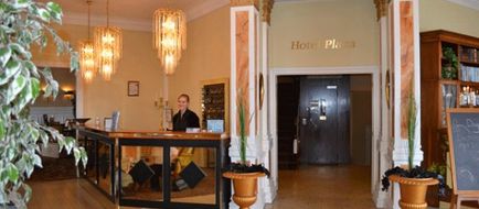 Hotel Plaza Lobby