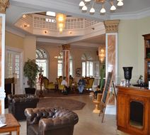 Hotel Plaza Lobby