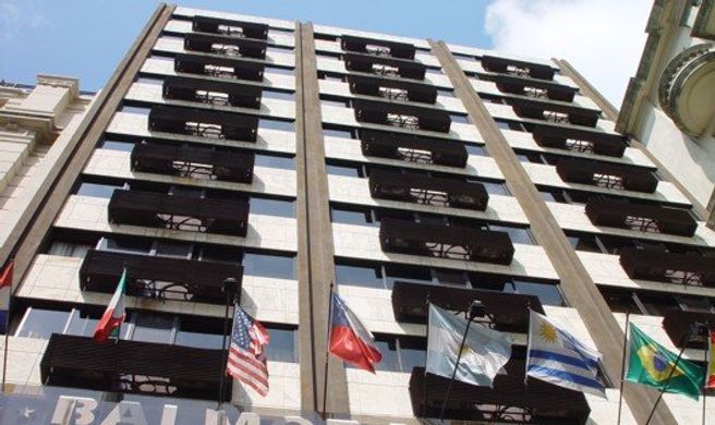 Balmoral Plaza Hotel Exterior