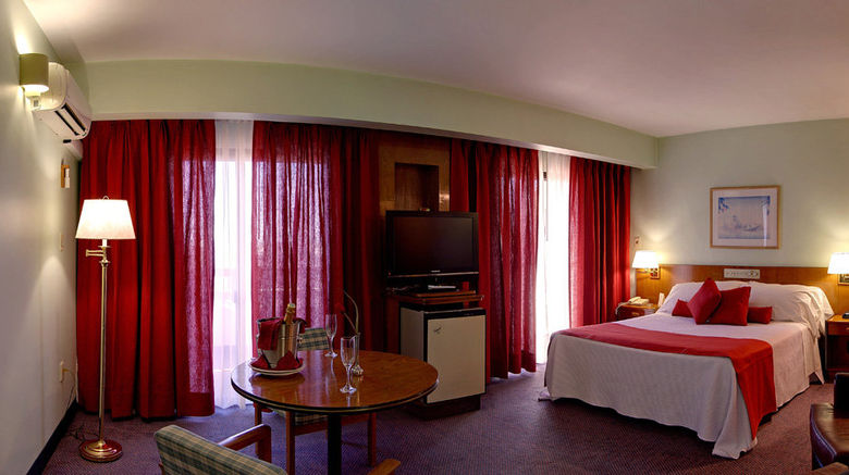 <b>Balmoral Plaza Hotel Room</b>. Images powered by <a href="https://www.leonardoworldwide.com/" title="Leonardo Worldwide" target="_blank">Leonardo</a>.