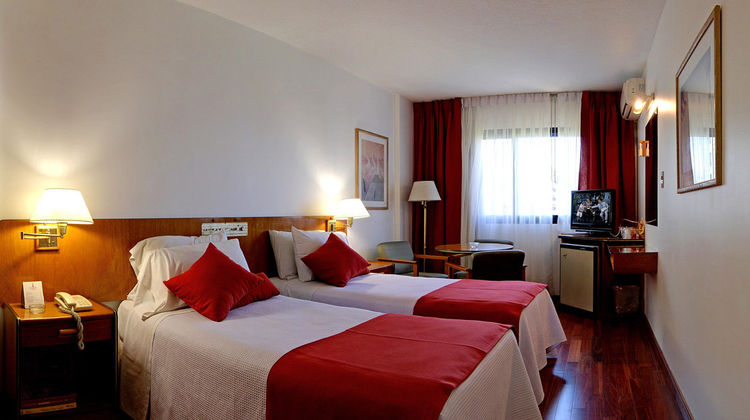 Balmoral Plaza Hotel Room
