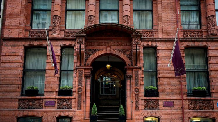 Quebecs The Leeds Town House Exterior