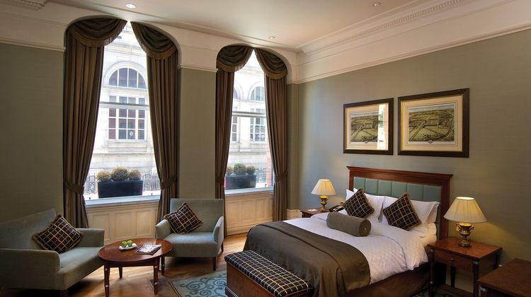 Quebecs The Leeds Town House Room