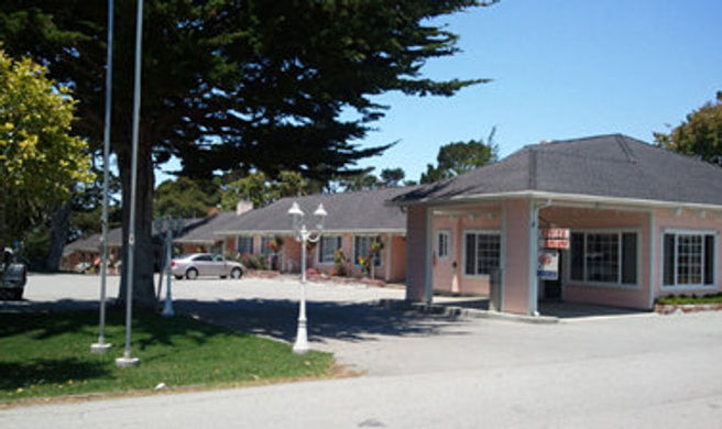 Butterfly Grove Inn Exterior