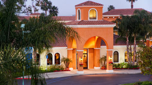 Cortona Inn & Suites Anaheim Resort
