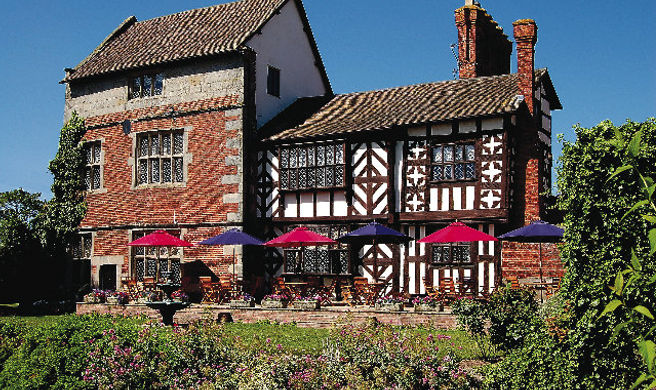 Albright Hussey Hotel Exterior