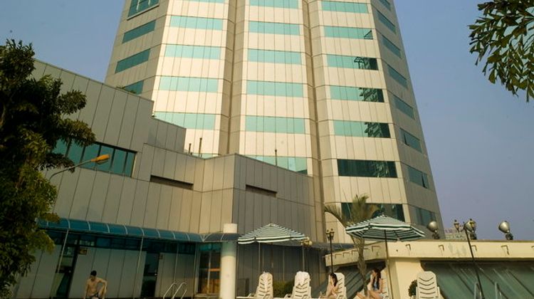 Silver Land Hotel Dongguan Pool