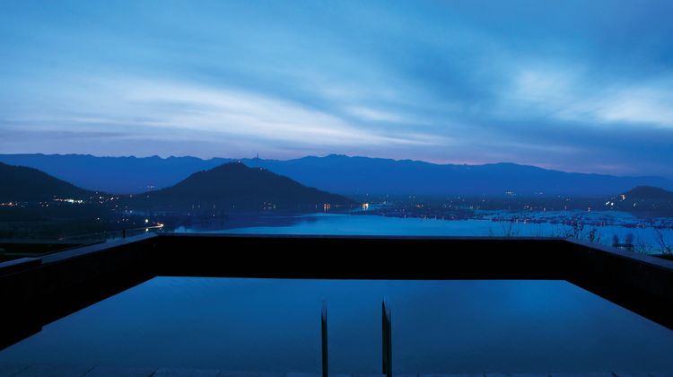 Taj-Dal View, Srinagar Pool