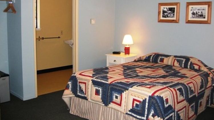 Evergreen Lodge Room
