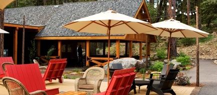Evergreen Lodge Exterior