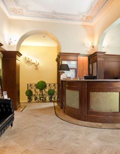 River Hotel & SPA