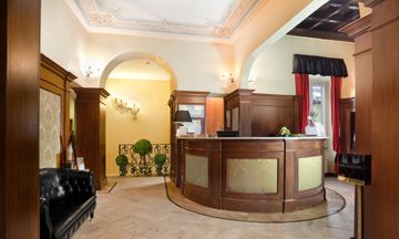 River Hotel & SPA